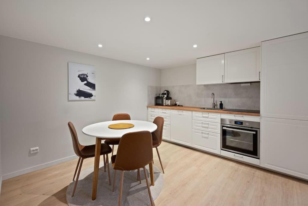 Practical Basement Apt With All Home Comforts Close To City Centre Στάβανγκερ Εξωτερικό φωτογραφία